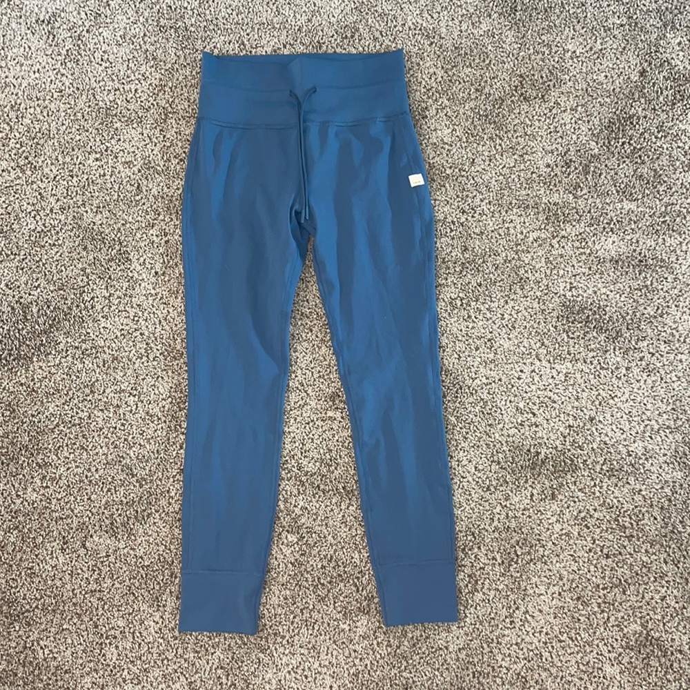 Woman’s Size Medium Blue Vuori Joggers